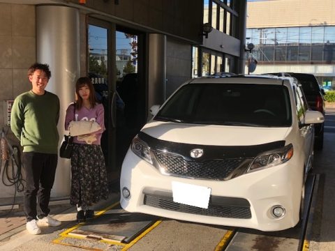 カスタム多数なローダウン シエナをご納車しました～🚙💨　